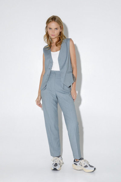 Деловой костюм-тройка из жакета, жилета и брюк с стрелками PiRS 5189 серо-бирюзовый - фото 3