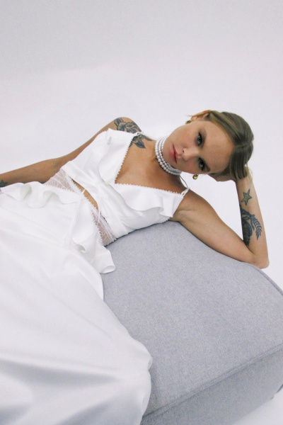 Платье-комбинация макси с воланами и кружевом PiRS 5225 молочный - фото 9