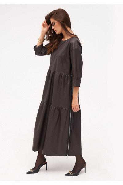 Коричневое миди платье из экокожи с отрезным по талии фасоном KaVaRi 1093 коричневый - фото 13