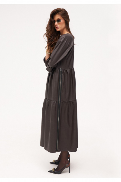 Коричневое миди платье из экокожи с отрезным по талии фасоном KaVaRi 1093 коричневый - фото 10