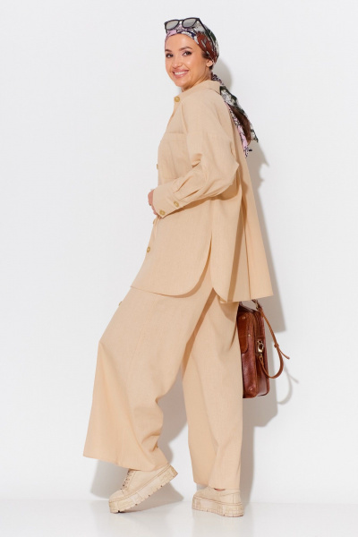 Летний бежевый костюм рубашечного стиля с брюками и жакетом Anastasia 975.1 пшеничный - фото 12