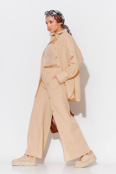 Летний бежевый костюм рубашечного стиля с брюками и жакетом Anastasia 975.1 пшеничный - фото 9