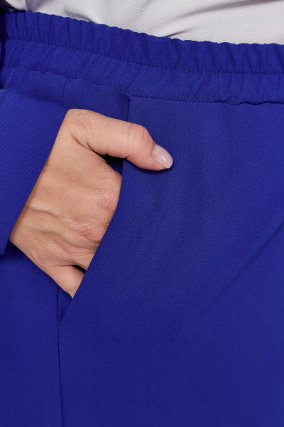 Двухпредметный костюм жакет и брюки с классическим кроем и резинкой по спинке Algranda А3972-с - фото 8