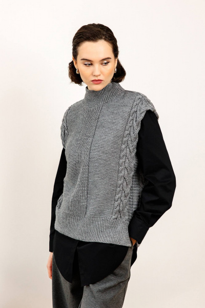 Объемный жилет из трикотажа с заниженной линией плеча и воротником-стойкой Romgil РВ0108-ШЕ5 серый - фото 1