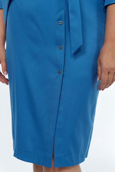 Платье полуприлегающего силуэта из вискозы с запахом и поясом Tensi 378 голубой - фото 5