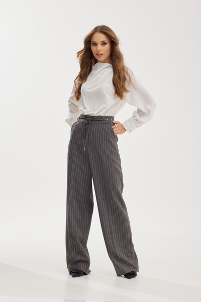 Блуза прямого кроя с воротником-стойкой и складками на плечах Vesnaletto 3917 - фото 1