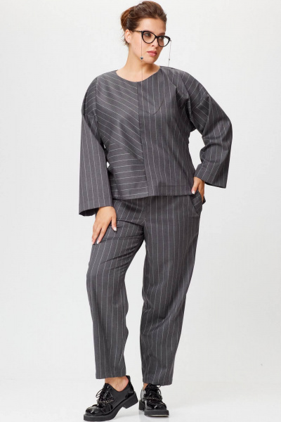 Стильный офисный костюм из костюмной ткани с асимметричным блузоном SOVA 11239 - фото 9