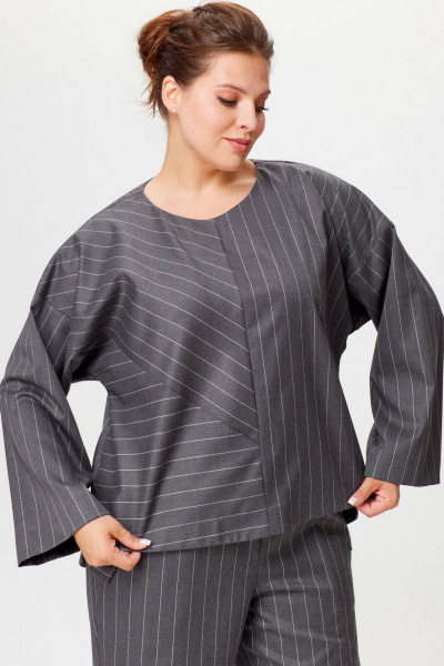 Стильный офисный костюм из костюмной ткани с асимметричным блузоном SOVA 11239 - фото 6