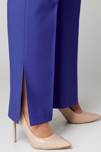 Деловой блейзер и широкие брюки из костюмной ткани Мишель стиль 1211 фиалка - фото 3