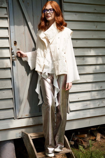 Жилет свободного кроя, на синтепоне, с карманами, демисезон Lokka 1376 молочный - фото 3