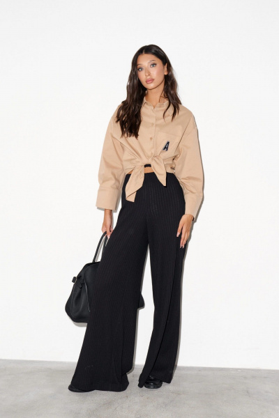 Бежевая свободная рубашка с буквой А и разрезами по бокам ANNETE A974 - фото 3