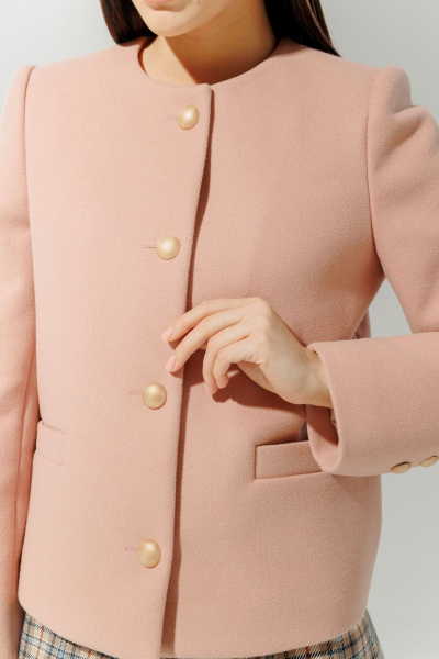 Жакет в стиле Шанель с металлическими пуговицами DEVITA 4012 пудровый - фото 18