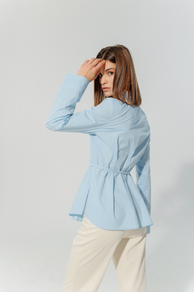 Блуза классическая из натурального хлопка с разрезами DEVITA 6013 голубой - фото 9
