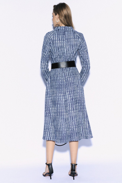 Платье классического А-силуэта с поясом из трикотажа MilMil 1130 синий_полоска - фото 11