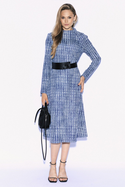 Платье классического А-силуэта с поясом из трикотажа MilMil 1130 синий_полоска - фото 5
