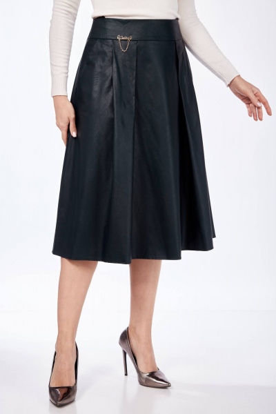 Зеленая юбка-клеш из экокожи с складками и брошью Solomeya Lux 952 - фото 2