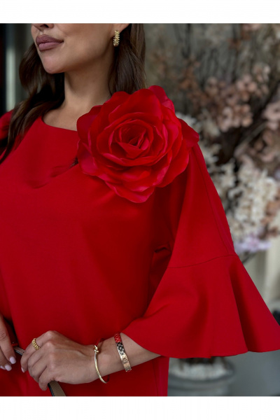 Платье А-силуэт с складками и съемной брошей-цветком Dilana VIP 2075 красный - фото 5