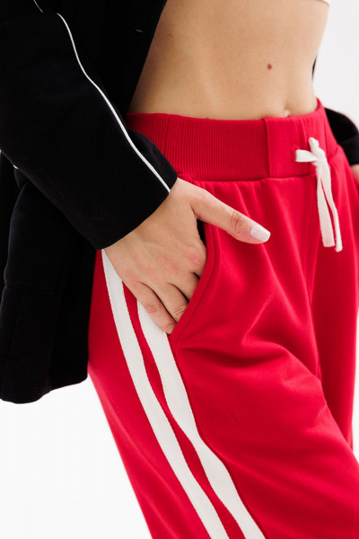 Спортивные брюки с лампасами из хлопка для активного стиля GO f2010L/11-02.170-176 красный - фото 4