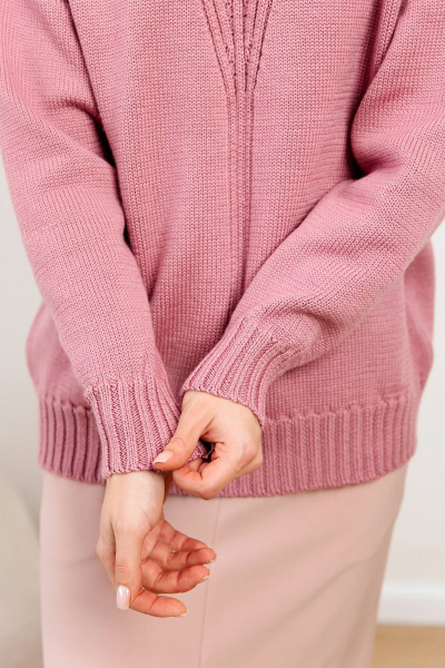 Джемпер оверсайз с высоким воротом и косами Romgil РВ0091-ШЕ5 темно-розовый - фото 4