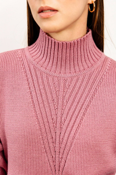 Джемпер оверсайз с высоким воротом и косами Romgil РВ0091-ШЕ5 темно-розовый - фото 3