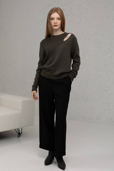 Брюки свободного кроя из ткани с карманами и эластичным поясом Romgil РТ0043-ПЭ5 черный - фото 6