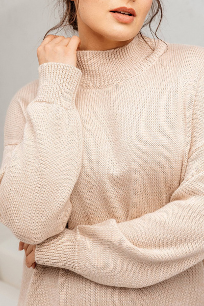 Платье из мягкого трикотажа с воротником-стойкой, демисезонное Romgil 895ШТЗ светлый_опаловый - фото 3