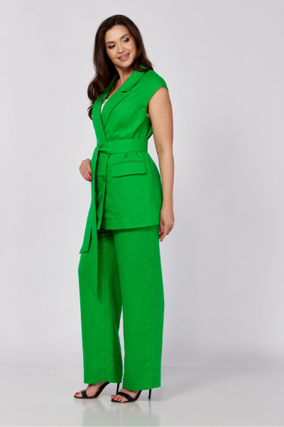 Льняной костюм из жилета и прямых брюк с поясом MALI 724-023 ультразелень - фото 11