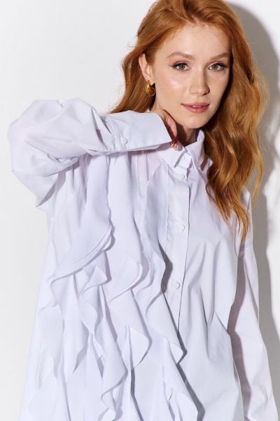 Белая рубашка со воланами и декоративными элементами из текстиля FLAIM 1102 белый - фото 7