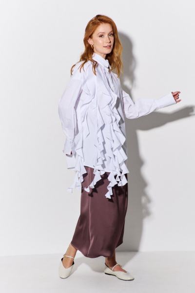 Белая рубашка со воланами и декоративными элементами из текстиля FLAIM 1102 белый - фото 6