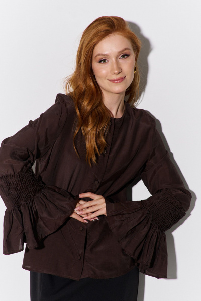 Коричневая классическая рубашка с декоративными манжетами из текстиля FLAIM 1109.01 шоколад - фото 4
