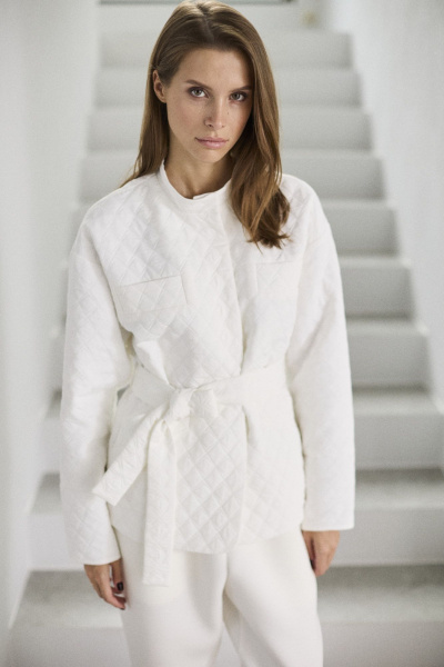 Жакет утепленный из фактурной ткани с поясом и карманами DAVA 3134 белый - фото 1