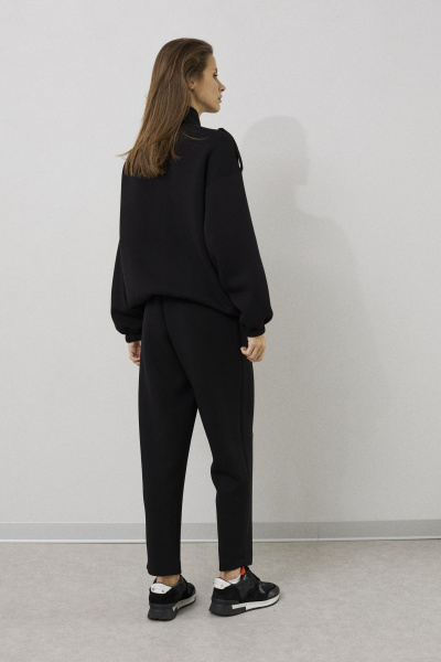 Комплект из текстильных брюк и жакета с молнией и резинкой DAVA 2214 черный - фото 12