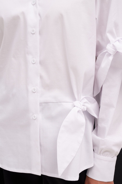 Белая рубашка с завязками и разрезами для делового образа KaVaRi 4014.1 белый - фото 11