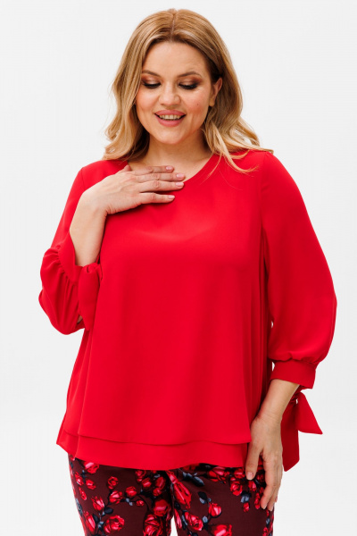 Летний комплект из шифоновой блузки и узких брюк в ярком принте Michel chic 1390 красный,розы - фото 6