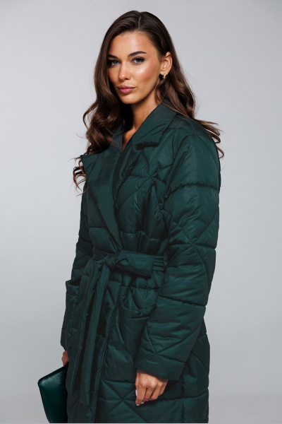 Стеганное демисезонное пальто прямого силуэта с поясом Butеr 2872 изумруд - фото 6