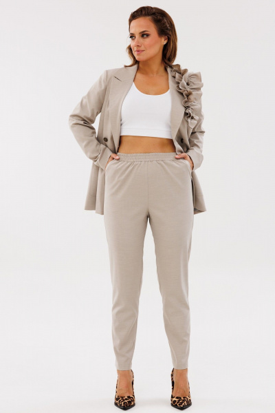 Брючный костюм классический жакет и зауженные брюки Angelina & Сompany 1129 - фото 8