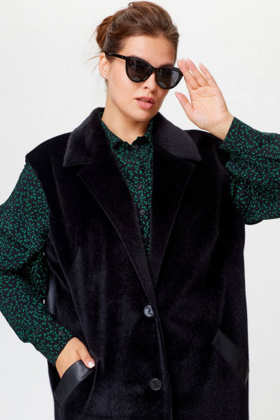 Демисезонный жилет из искусственного меха и экокожи с карманами SOVA 11245 черный - фото 8