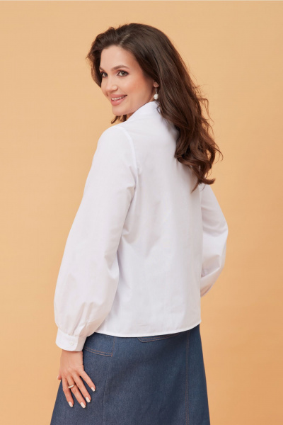 Блуза классического прямого силуэта с декоративной завязкой Andina city 5015-24 белый - фото 2