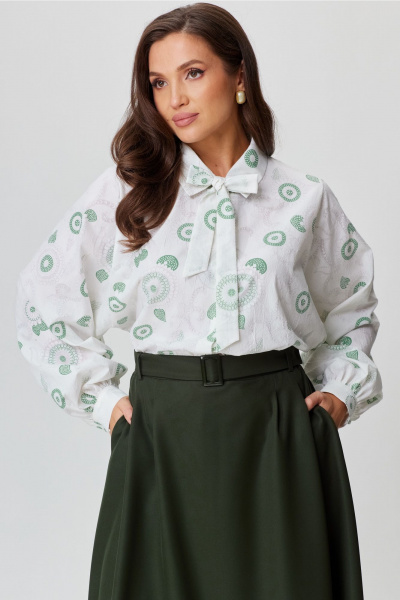 Белая блуза с вертикальными подрезами и кружевом Andina city 5020-24 белый - фото 4