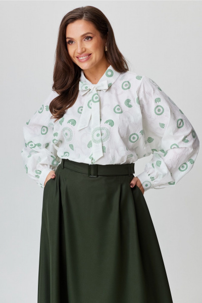 Белая блуза с вертикальными подрезами и кружевом Andina city 5020-24 белый - фото 1