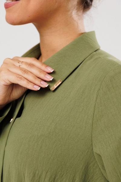 Платье рубашка с ассиметричным кроем и поясом для повседневных образов Anastasia 1135 олива - фото 12