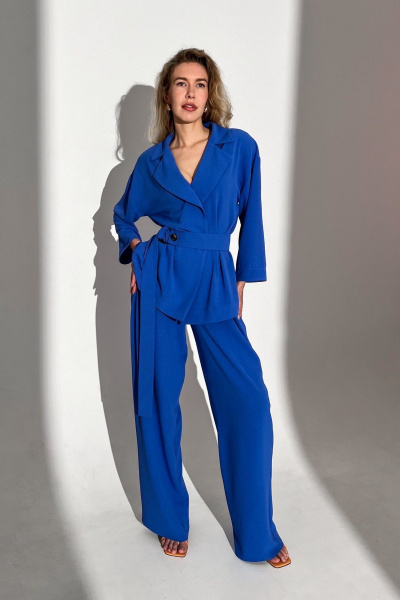 Демисезонный костюм из текста с жакетом-двубортом и брюками палаццо Needle 560 - фото 1