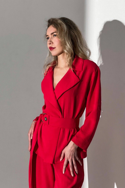 Демисезонный женский костюм из текстиля с двубортным жакетом и брюками Needle 560/1 - фото 5