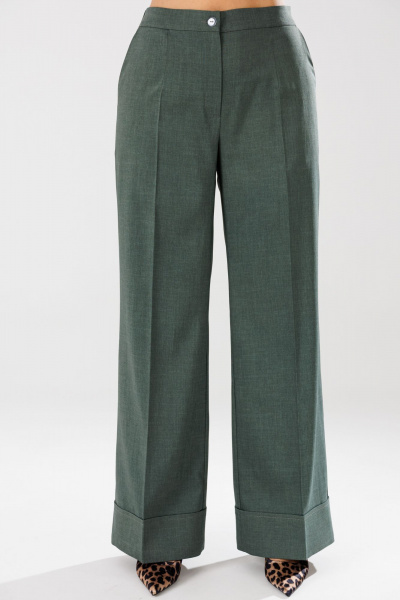 Демисезонный костюм из текстиля с поясом, жакетом и брюками с вытачками Mubliz 190 хаки - фото 11