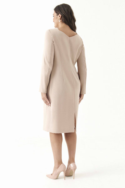 Бежевое платье из поливискозы с нагрудными вытачками и нижней застежкой Панда 203480w бежевый - фото 3