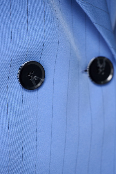 Демисезонный костюм жакет и брюки зауженного к низу силуэта Мишель стиль 1203 голубой - фото 8