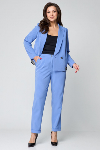 Демисезонный костюм жакет и брюки зауженного к низу силуэта Мишель стиль 1203 голубой - фото 5