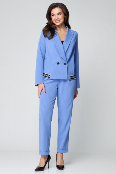 Демисезонный костюм жакет и брюки зауженного к низу силуэта Мишель стиль 1203 голубой - фото 1
