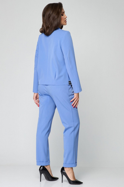 Демисезонный костюм жакет и брюки зауженного к низу силуэта Мишель стиль 1203 голубой - фото 2
