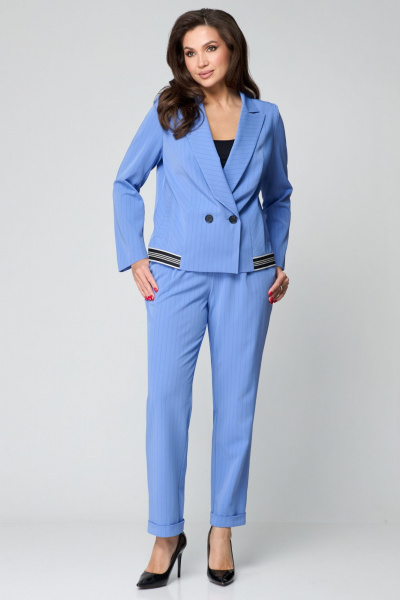 Демисезонный костюм жакет и брюки зауженного к низу силуэта Мишель стиль 1203 голубой - фото 3